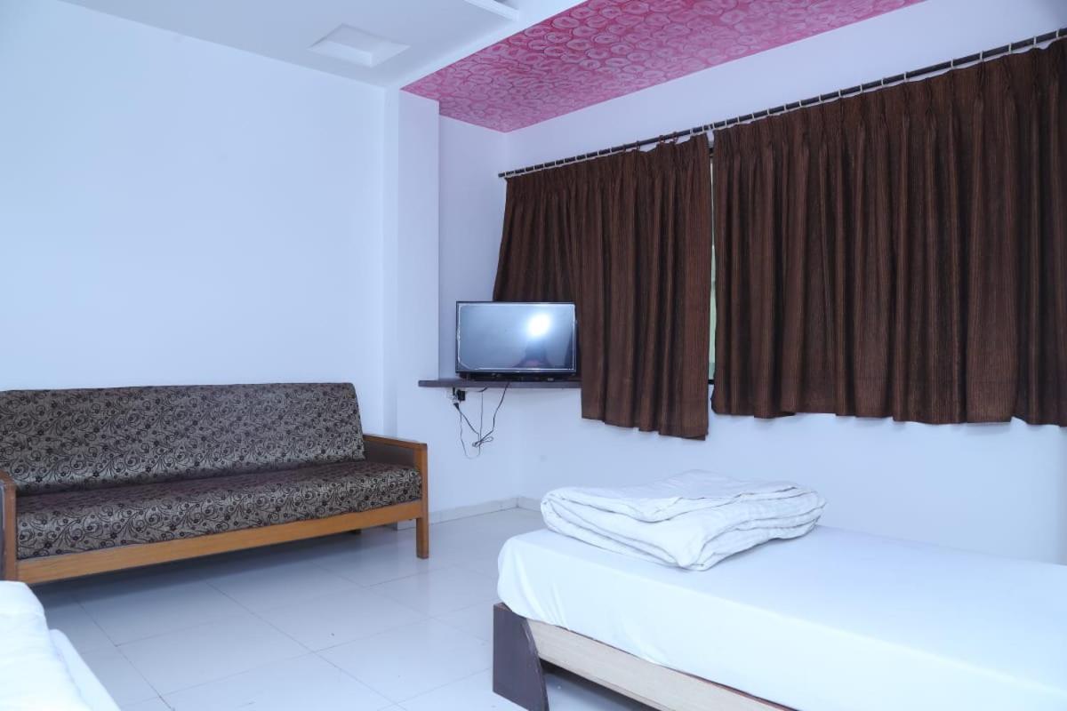 Hotel Kewal Inn Jalgaon Luaran gambar