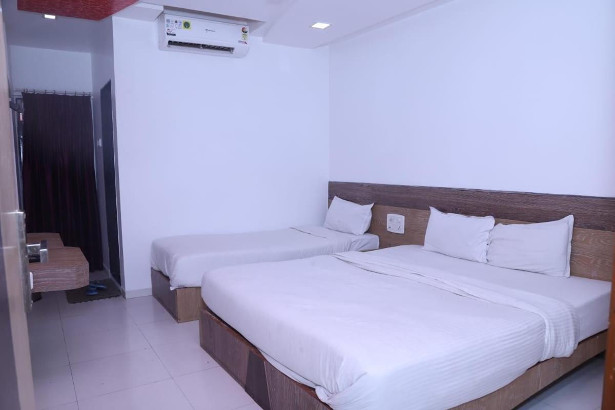 Hotel Kewal Inn Jalgaon Luaran gambar