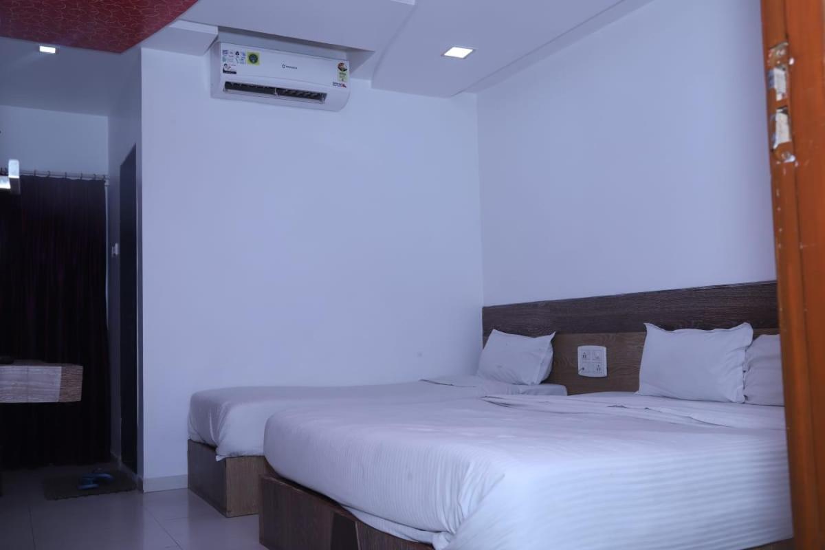 Hotel Kewal Inn Jalgaon Luaran gambar
