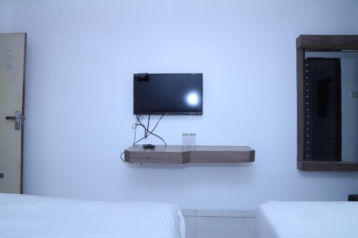 Hotel Kewal Inn Jalgaon Luaran gambar
